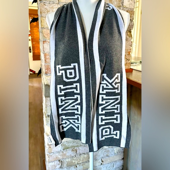 PINK Victoria's Secret Accessories - Victoria’s Secret PINK scarf reversible grey & white